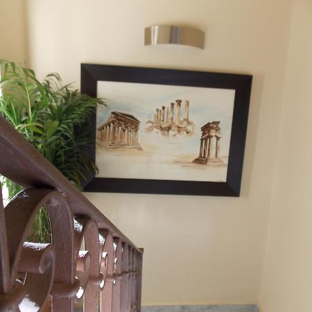 Beatus Suites And Rooms B&B Canicatti Ngoại thất bức ảnh