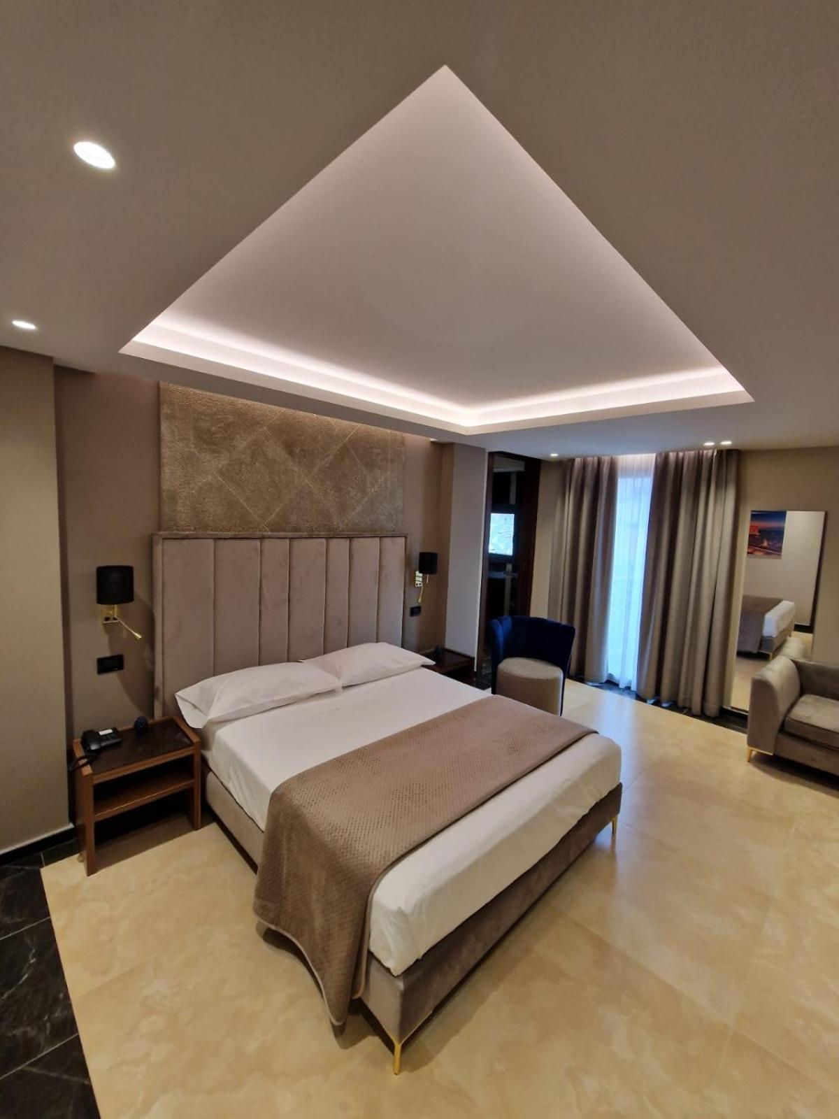 Beatus Suites And Rooms B&B Canicatti Ngoại thất bức ảnh