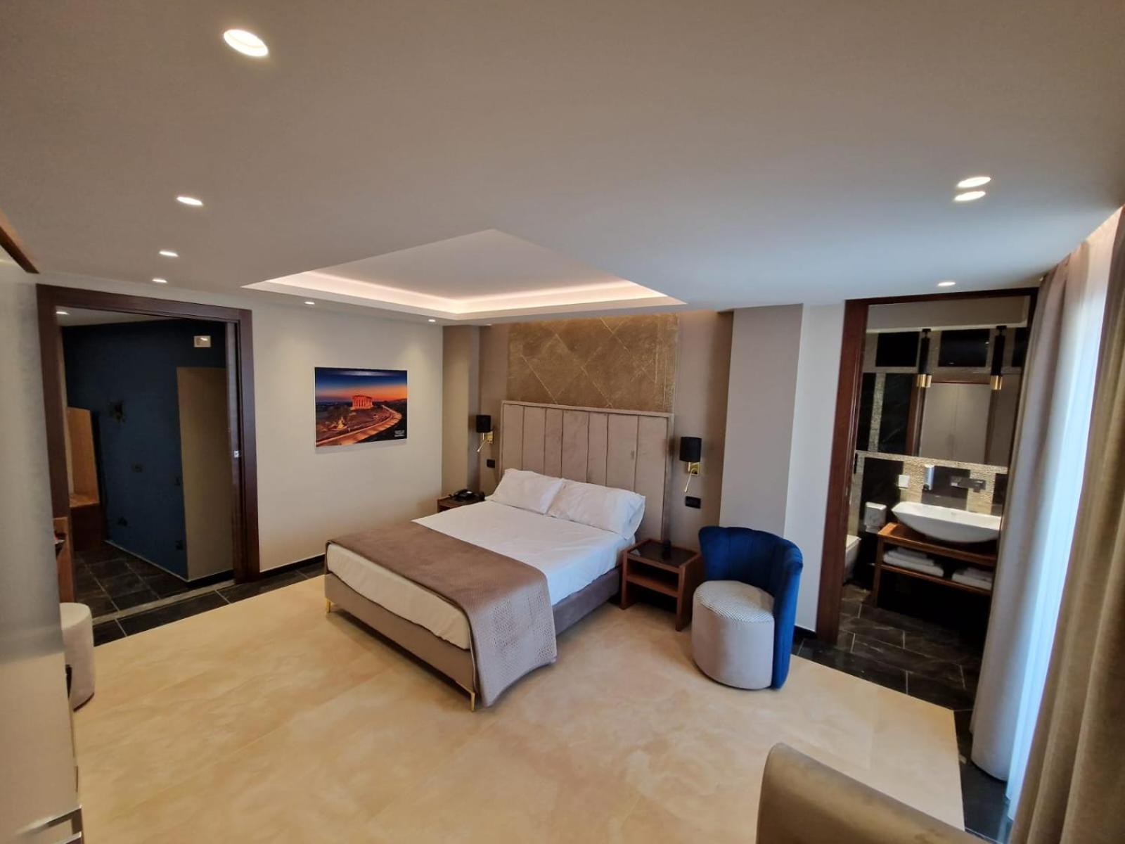 Beatus Suites And Rooms B&B Canicatti Ngoại thất bức ảnh