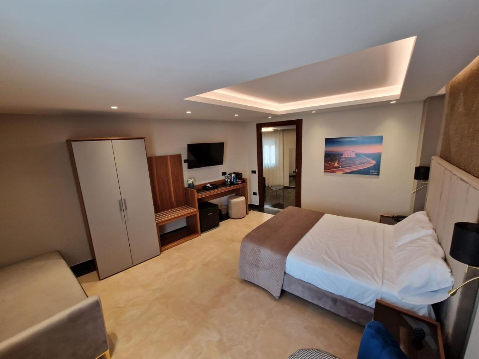 Beatus Suites And Rooms B&B Canicatti Ngoại thất bức ảnh
