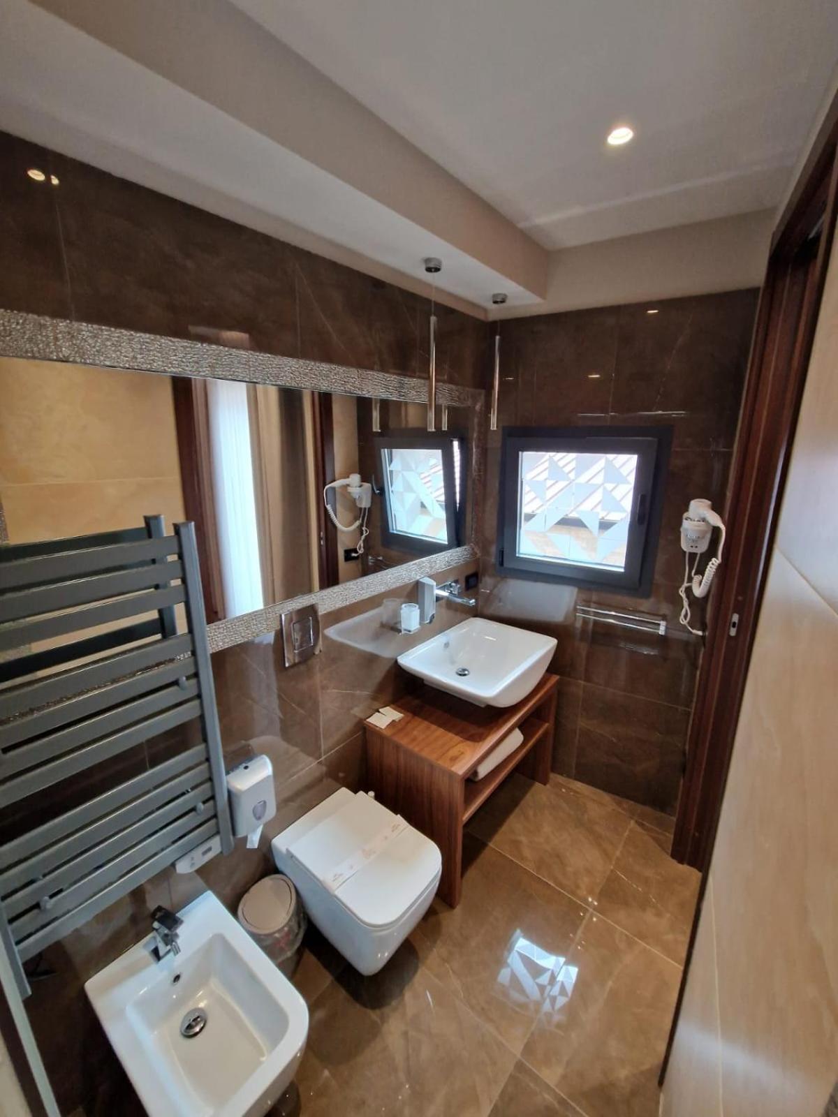 Beatus Suites And Rooms B&B Canicatti Ngoại thất bức ảnh