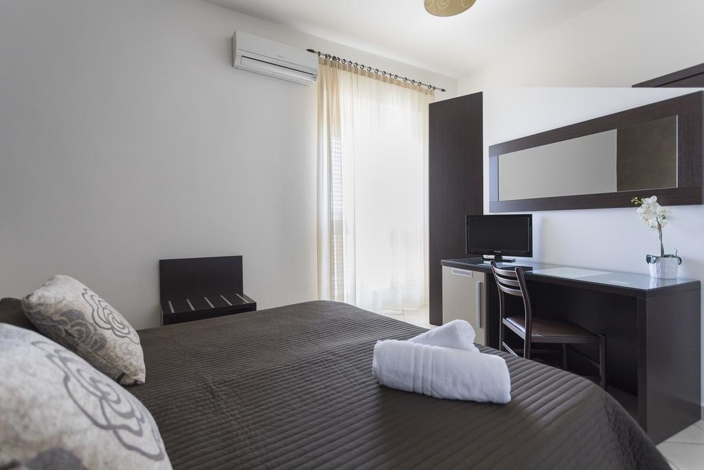Beatus Suites And Rooms B&B Canicatti Ngoại thất bức ảnh